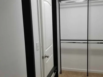 Walk-in Closet 12 Minimalist Closet Layouts Designed for Everyday Use